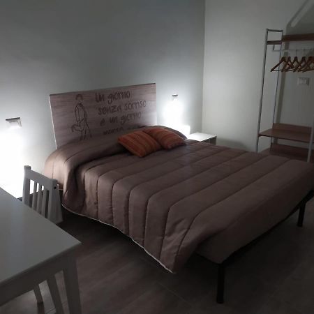 Dimora Sorriso Apartment Bari Exterior foto